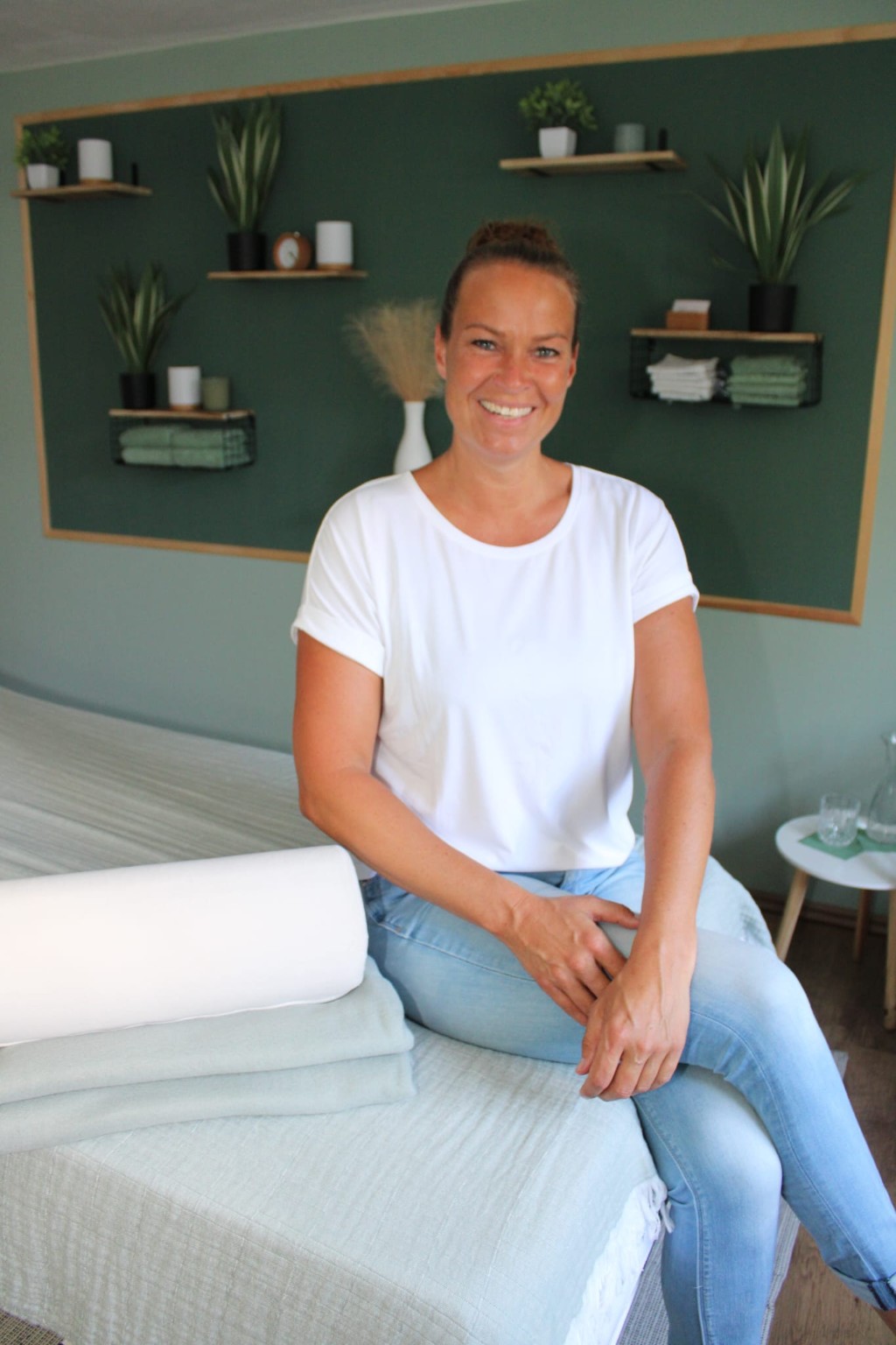 Katharina Zilles im Behandlungsraum von Punktgenau